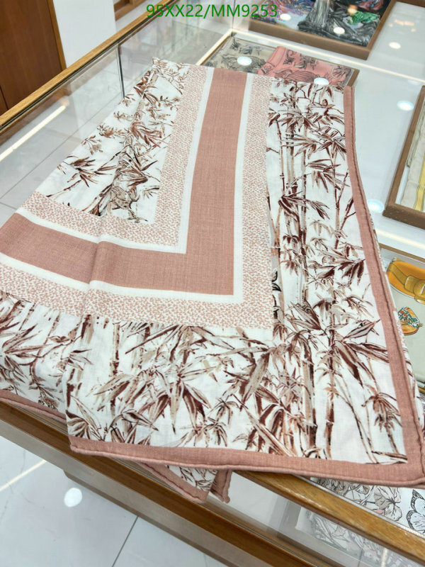 Dior-Scarf Code: MM9253 $: 95USD