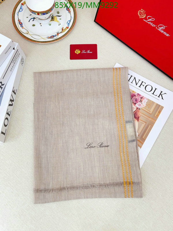Loro Piana-Scarf Code: MM9292 $: 85USD