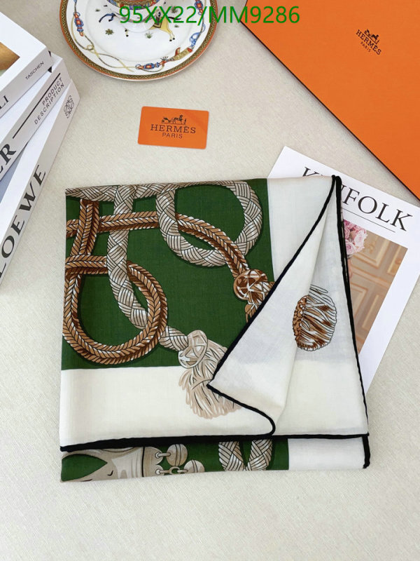 Hermes-Scarf Code: MM9286 $: 95USD