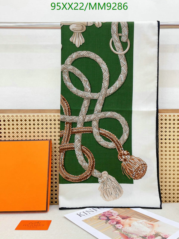 Hermes-Scarf Code: MM9286 $: 95USD
