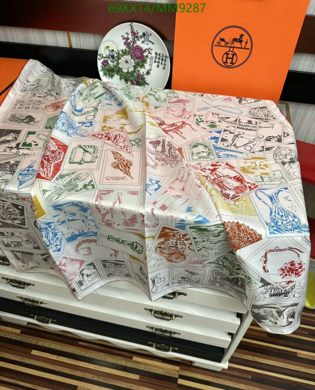 Hermes-Scarf Code: MM9287 $: 69USD