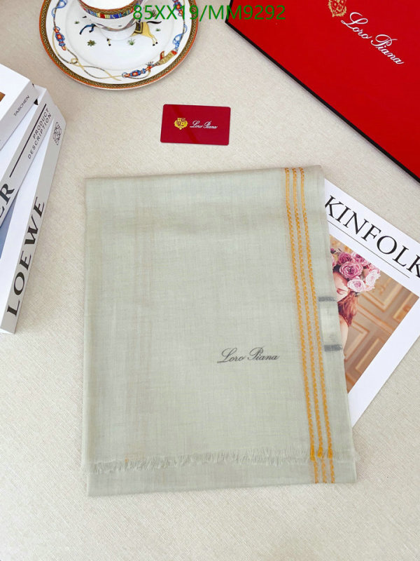 Loro Piana-Scarf Code: MM9292 $: 85USD