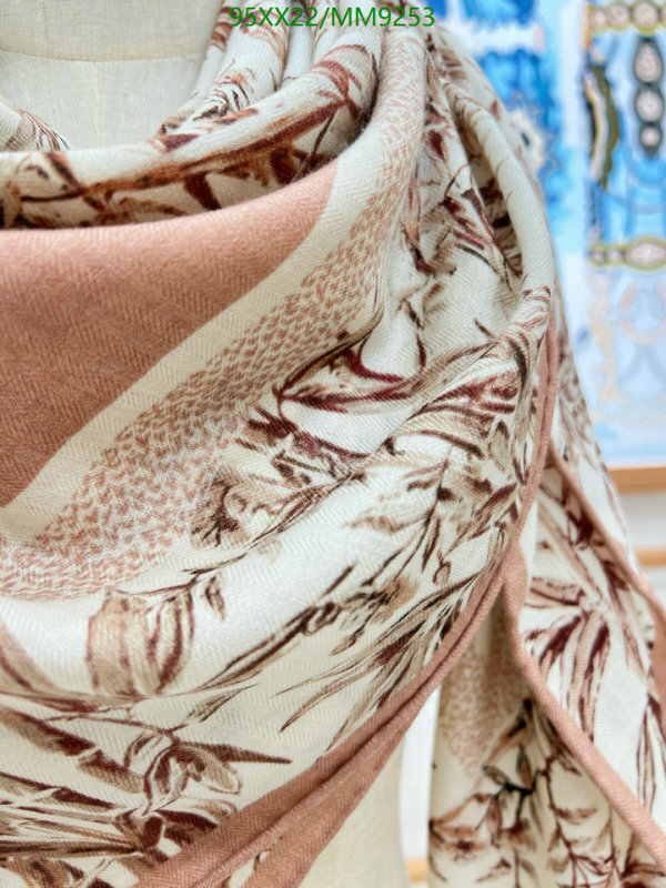 Dior-Scarf Code: MM9253 $: 95USD