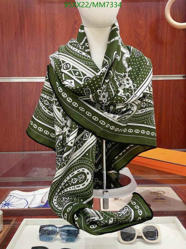Hermes-Scarf Code: MM7334 $: 95USD