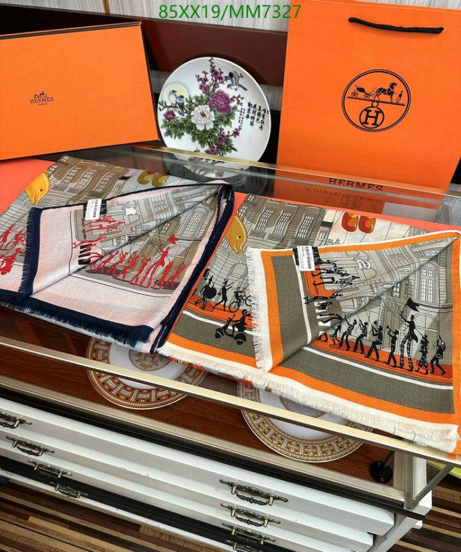 Hermes-Scarf Code: MM7327 $: 85USD