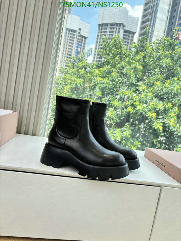 Boots-Women Shoes Code: NS1250 $: 175USD