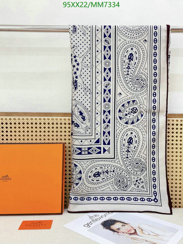 Hermes-Scarf Code: MM7334 $: 95USD