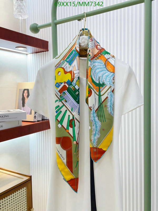 Hermes-Scarf Code: MM7342 $: 69USD