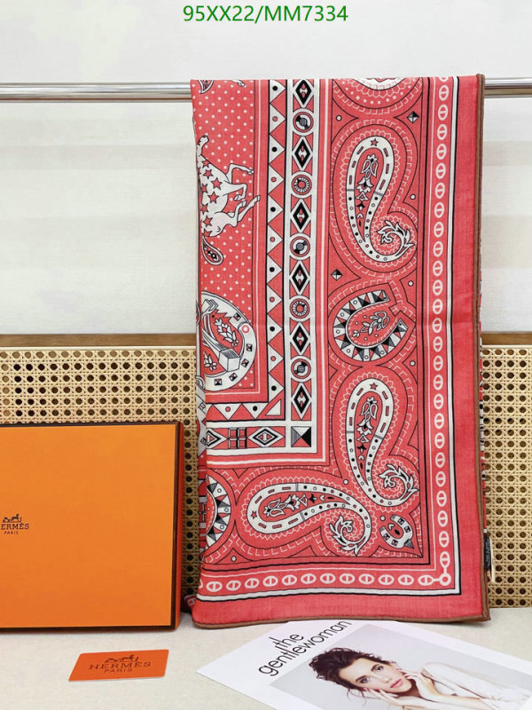 Hermes-Scarf Code: MM7334 $: 95USD