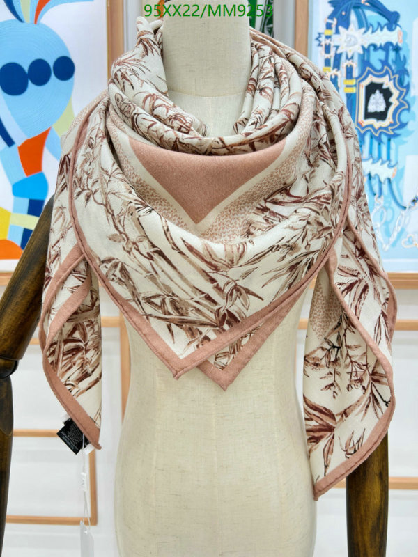 Dior-Scarf Code: MM9253 $: 95USD