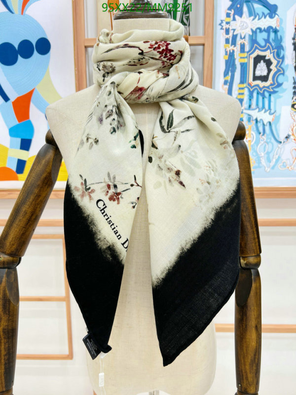 Dior-Scarf Code: MM9251 $: 95USD