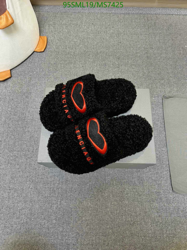 Balenciaga-Women Shoes Code: MS7425 $: 95USD