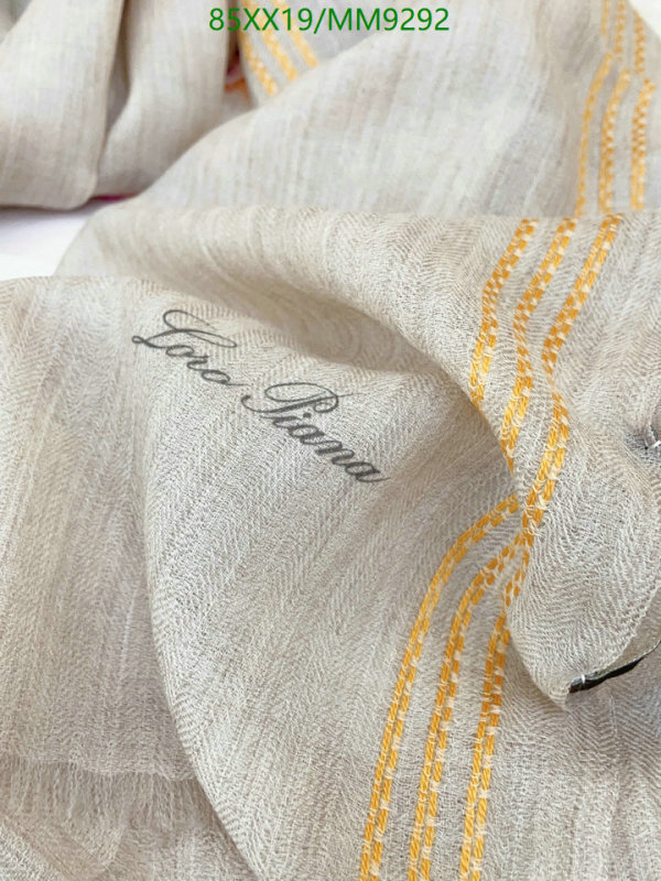Loro Piana-Scarf Code: MM9292 $: 85USD