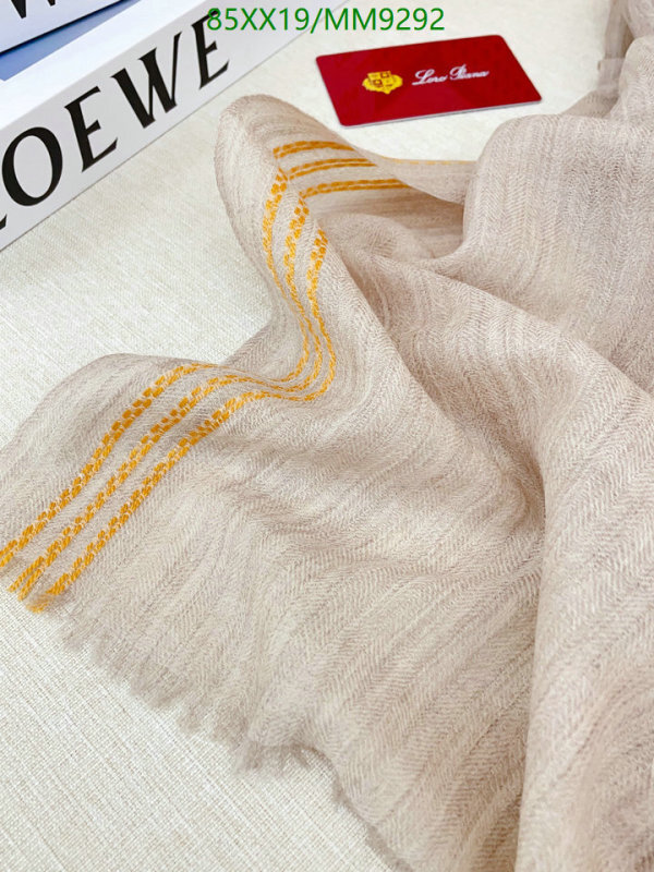 Loro Piana-Scarf Code: MM9292 $: 85USD