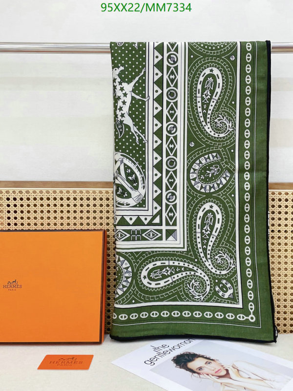Hermes-Scarf Code: MM7334 $: 95USD