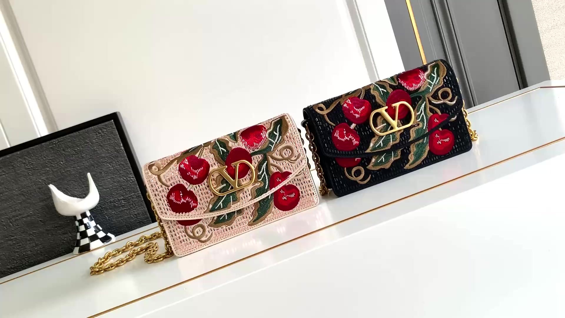 Valentino-Bag-4A Quality Code: MB9099 $: 109USD
