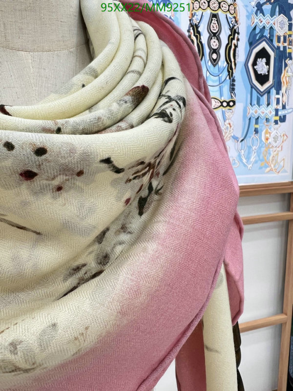 Dior-Scarf Code: MM9251 $: 95USD