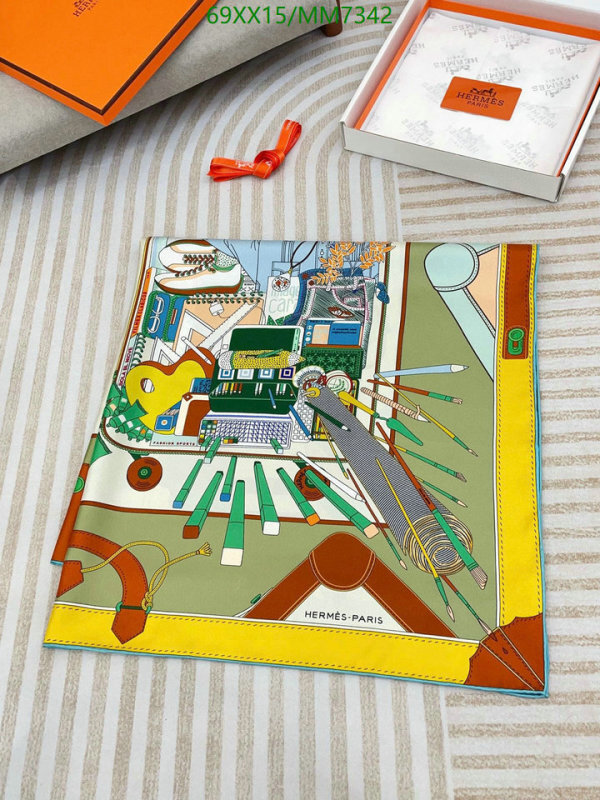 Hermes-Scarf Code: MM7342 $: 69USD