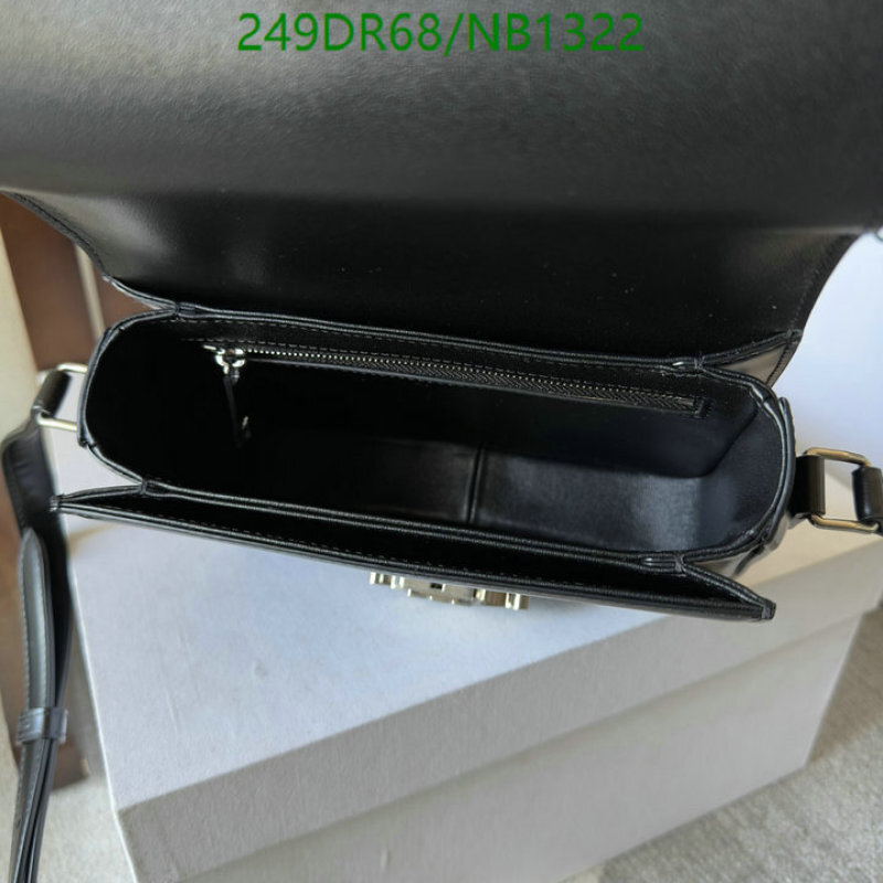 Celine-Bag-Mirror Quality Code: NB1322 $: 249USD