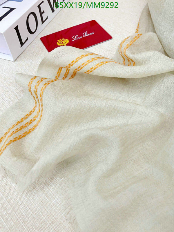 Loro Piana-Scarf Code: MM9292 $: 85USD