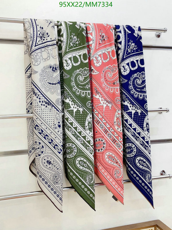 Hermes-Scarf Code: MM7334 $: 95USD