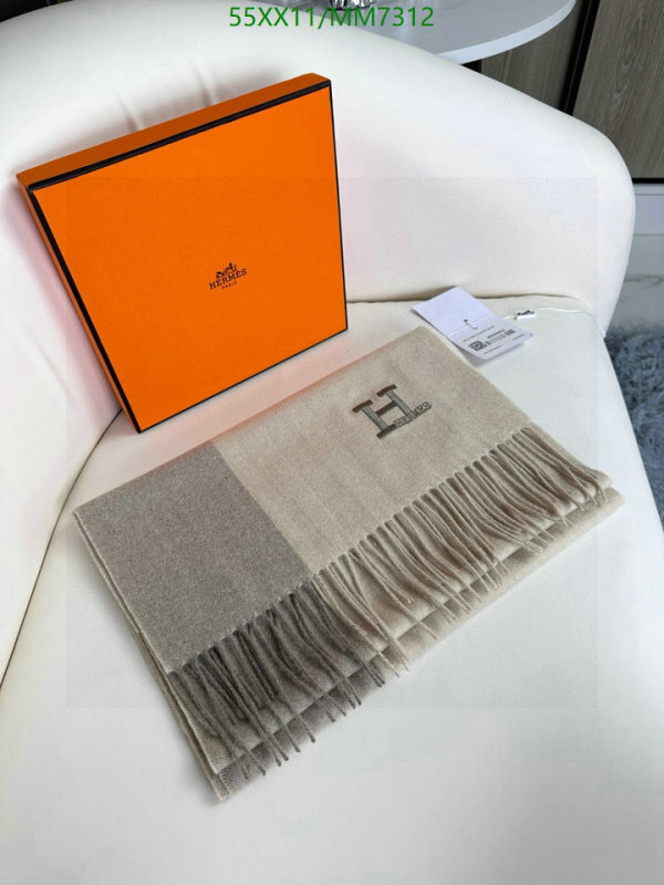 Hermes-Scarf Code: MM7312 $: 55USD