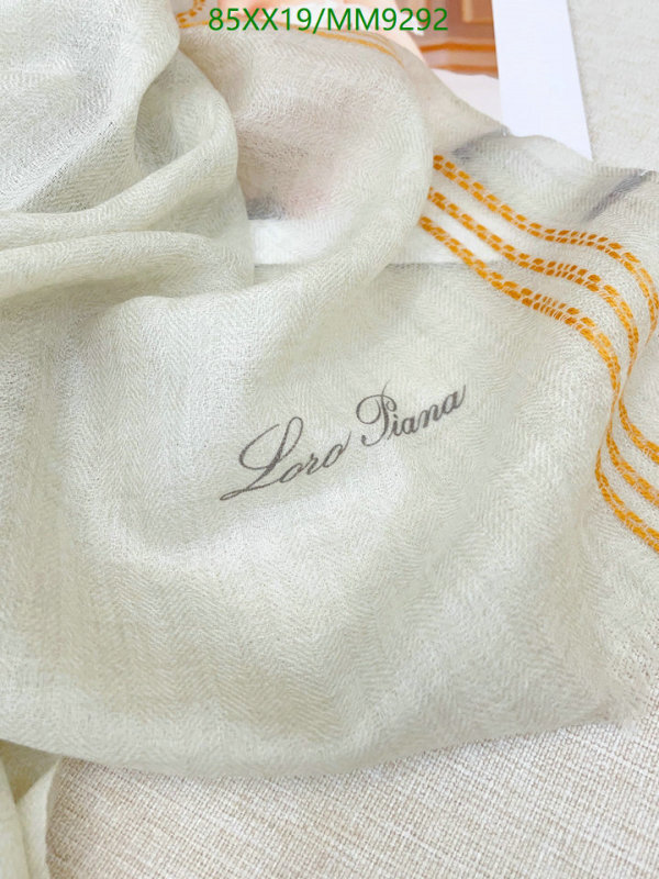Loro Piana-Scarf Code: MM9292 $: 85USD
