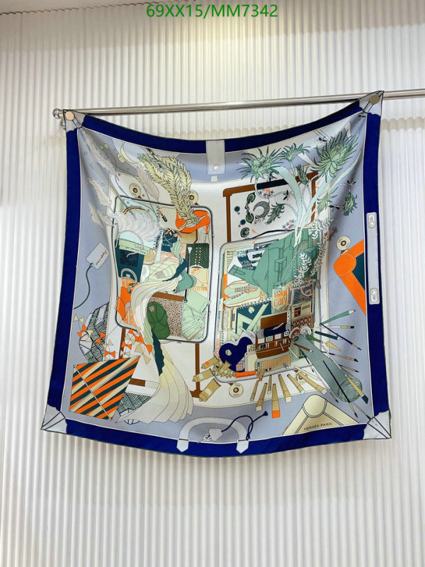 Hermes-Scarf Code: MM7342 $: 69USD