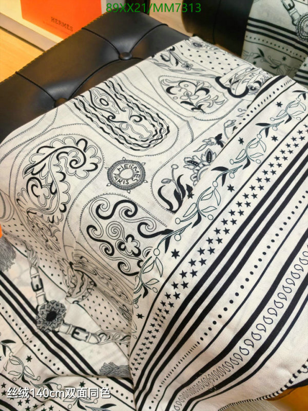 Hermes-Scarf Code: MM7313 $: 89USD