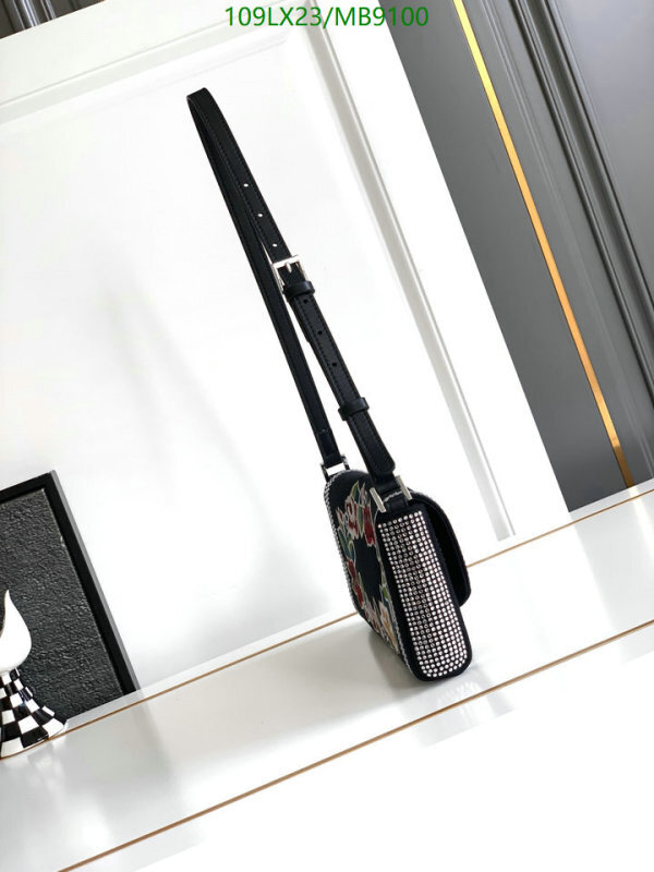 Valentino-Bag-4A Quality Code: MB9100 $: 109USD