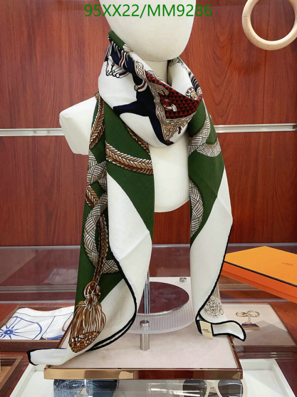 Hermes-Scarf Code: MM9286 $: 95USD
