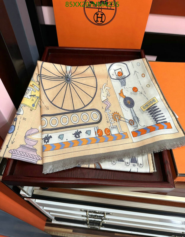 Hermes-Scarf Code: NM4235 $: 85USD