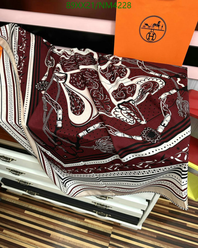 Hermes-Scarf Code: NM4228 $: 89USD
