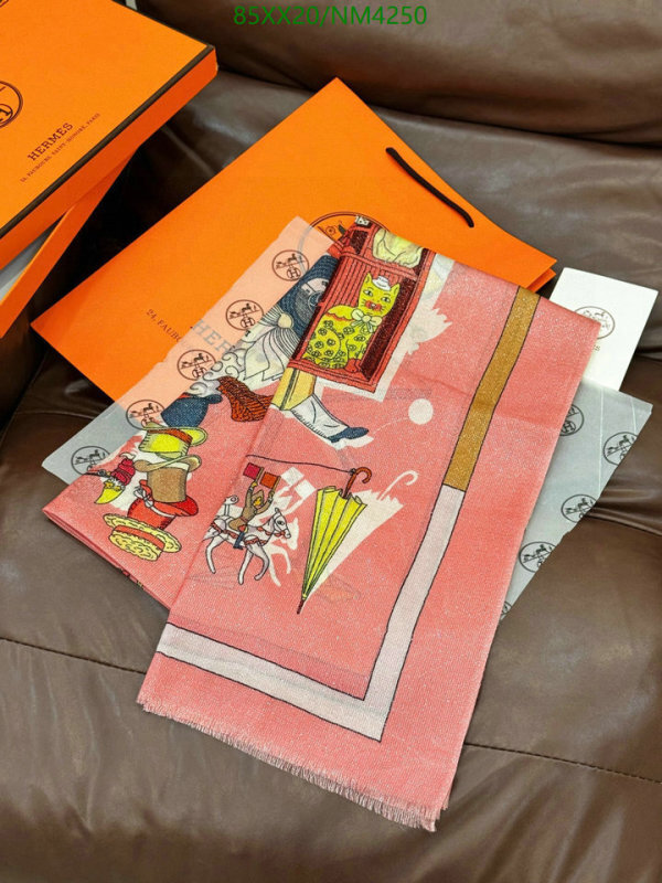 Hermes-Scarf Code: NM4250 $: 85USD