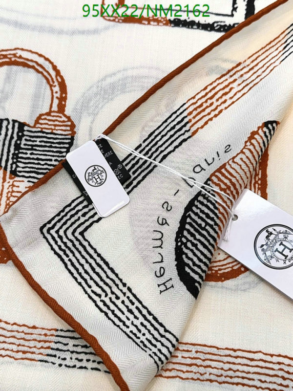 Hermes-Scarf Code: NM2162 $: 95USD