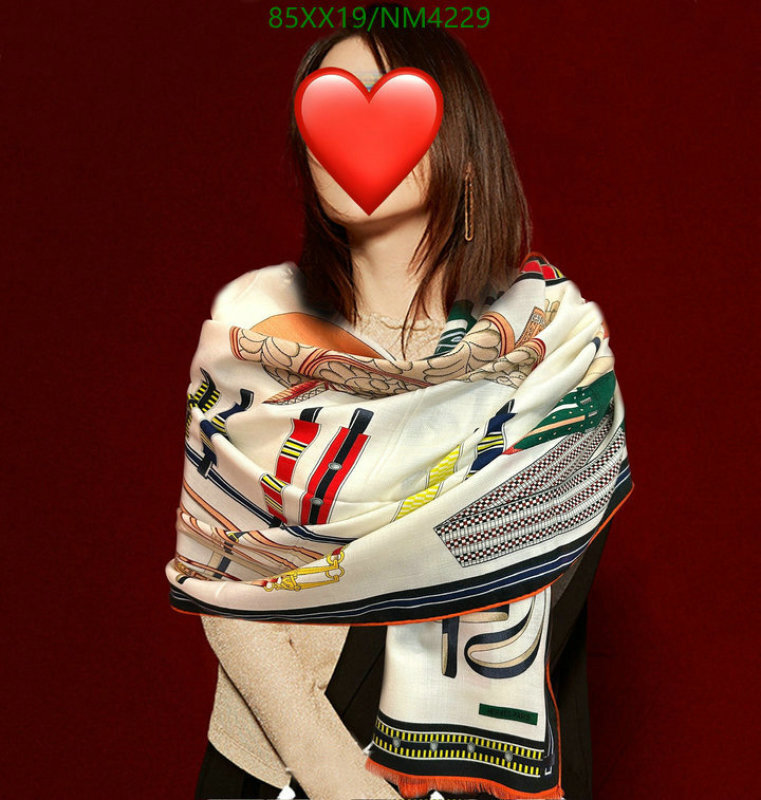 Hermes-Scarf Code: NM4229 $: 85USD