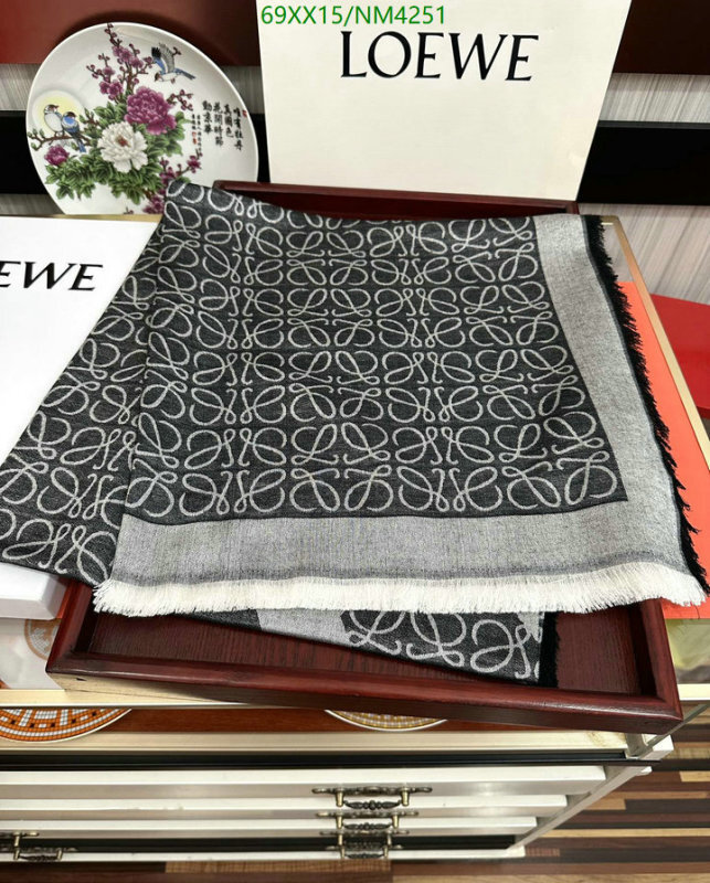 Loewe-Scarf Code: NM4251 $: 69USD