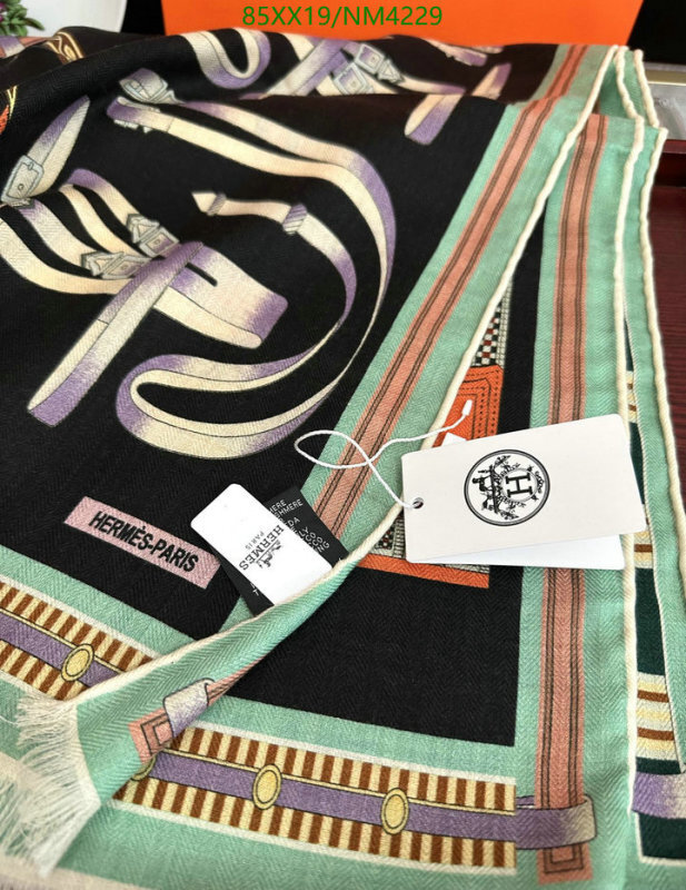 Hermes-Scarf Code: NM4229 $: 85USD