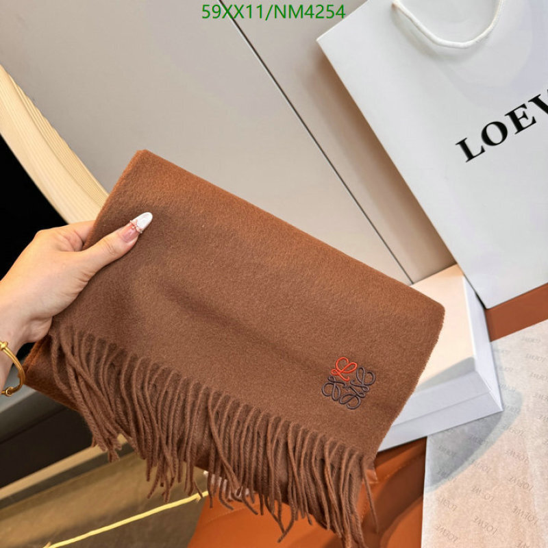 Loewe-Scarf Code: NM4254 $: 59USD