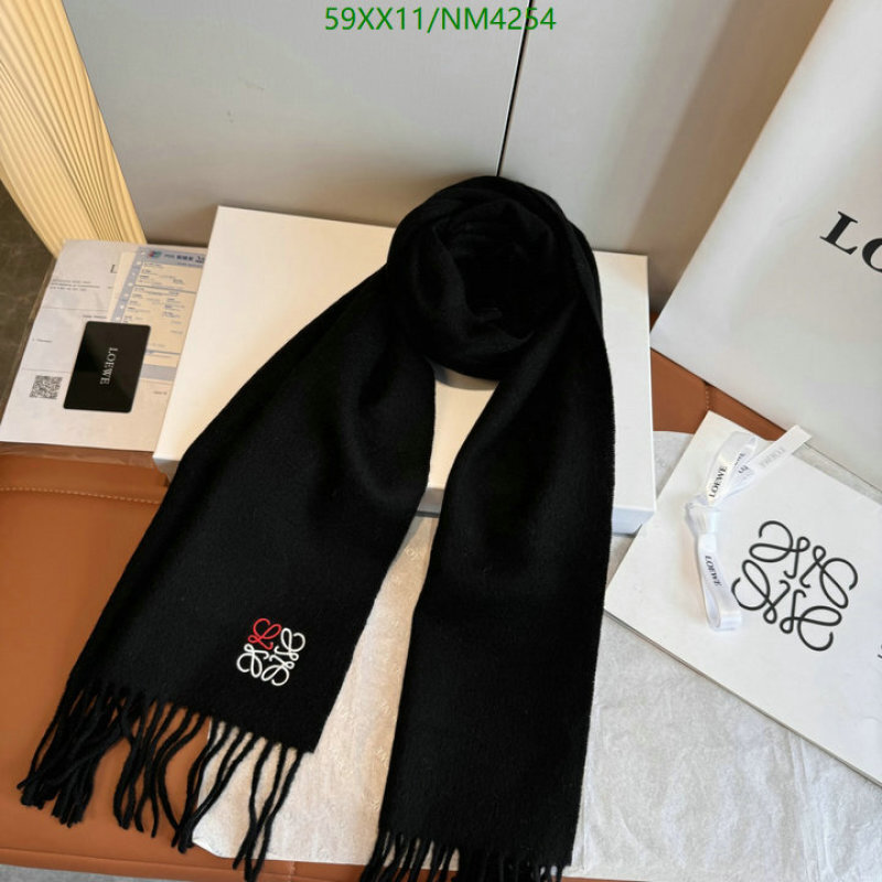 Loewe-Scarf Code: NM4254 $: 59USD