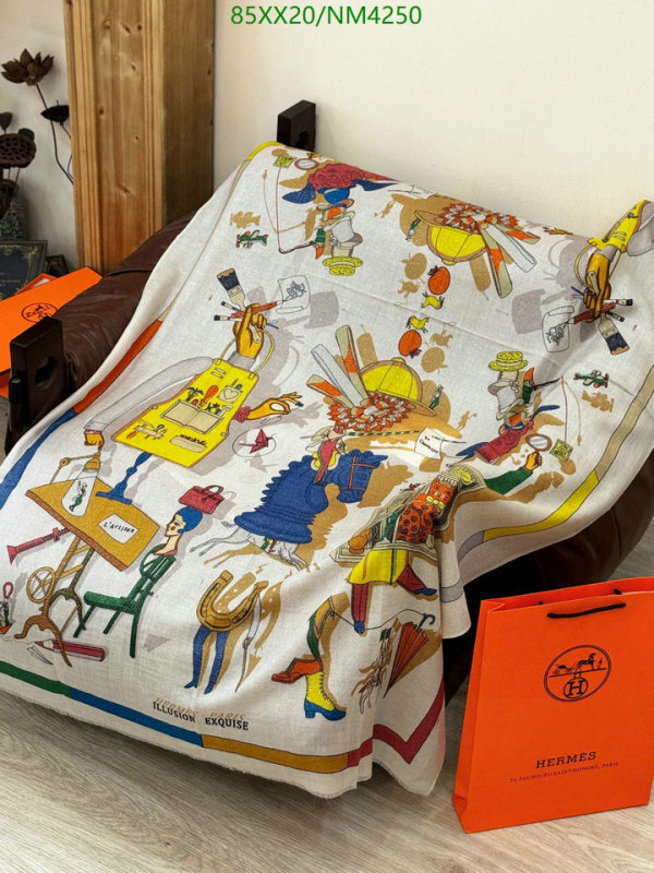 Hermes-Scarf Code: NM4250 $: 85USD