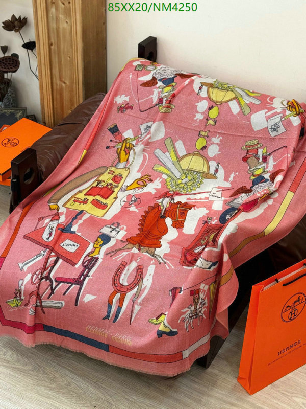Hermes-Scarf Code: NM4250 $: 85USD