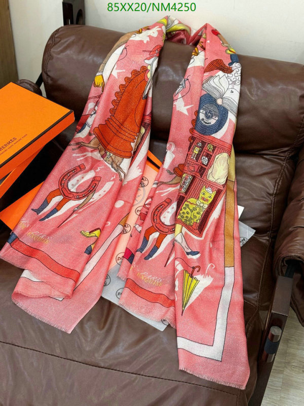 Hermes-Scarf Code: NM4250 $: 85USD