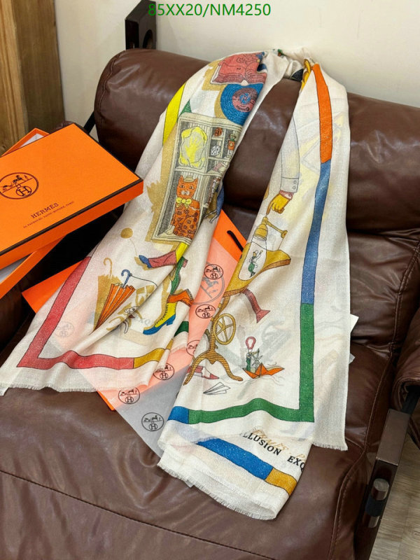 Hermes-Scarf Code: NM4250 $: 85USD