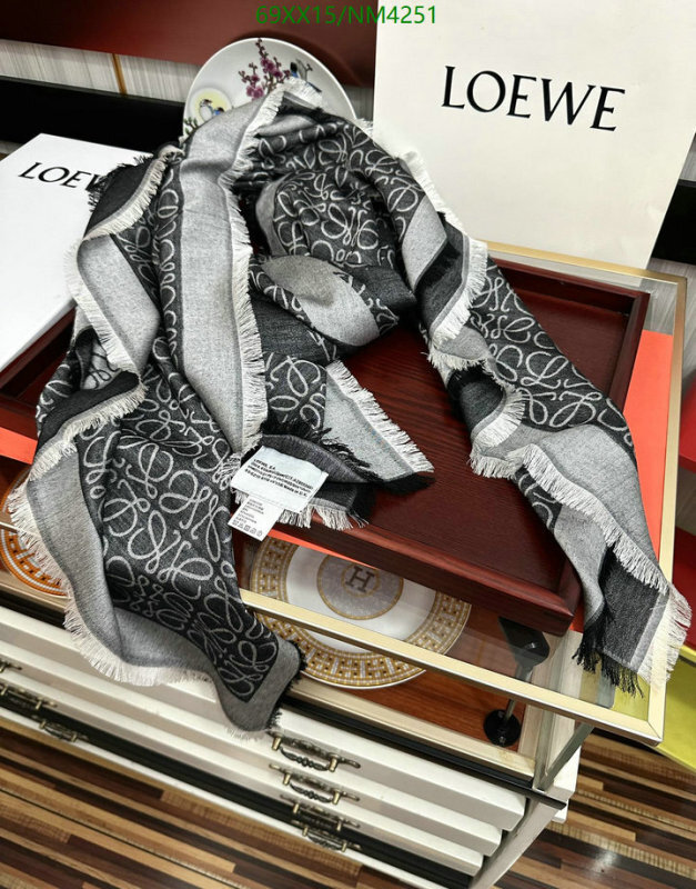 Loewe-Scarf Code: NM4251 $: 69USD