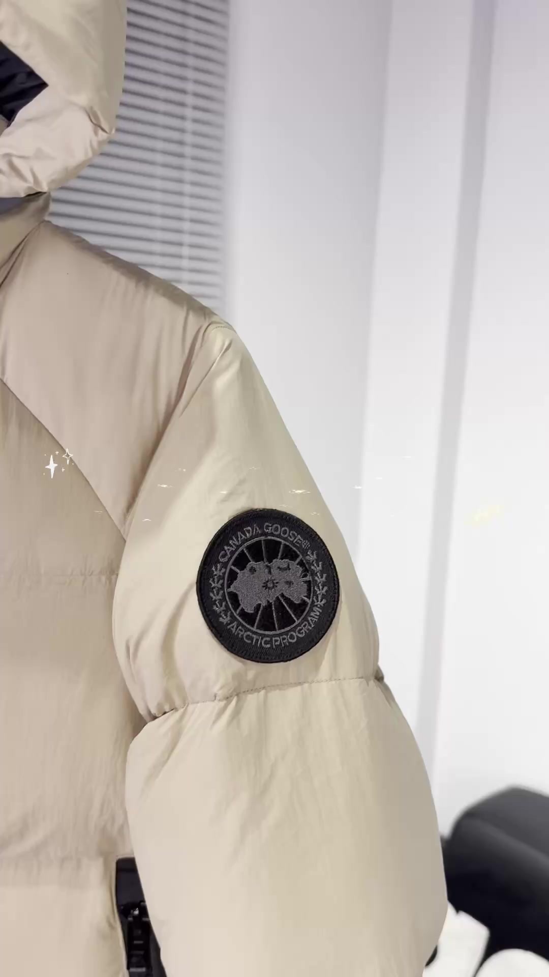 Canada Goose-Down jacket Women Code: NC1978 $: 179USD