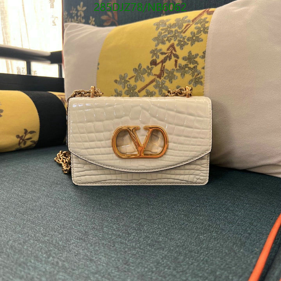 Valentino-Bag-Mirror Quality Code: NB6062 $: 285USD