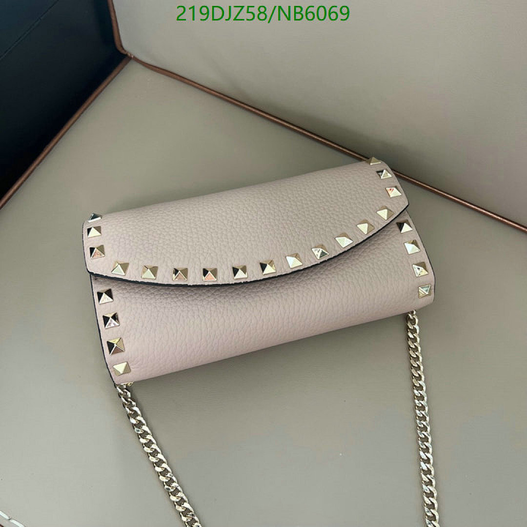 Valentino-Bag-Mirror Quality Code: NB6069 $: 219USD