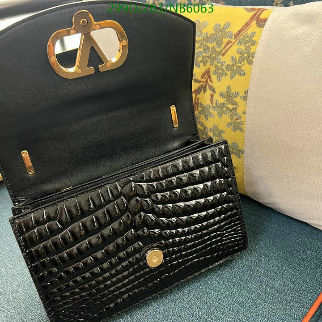 Valentino-Bag-Mirror Quality Code: NB6063 $: 299USD