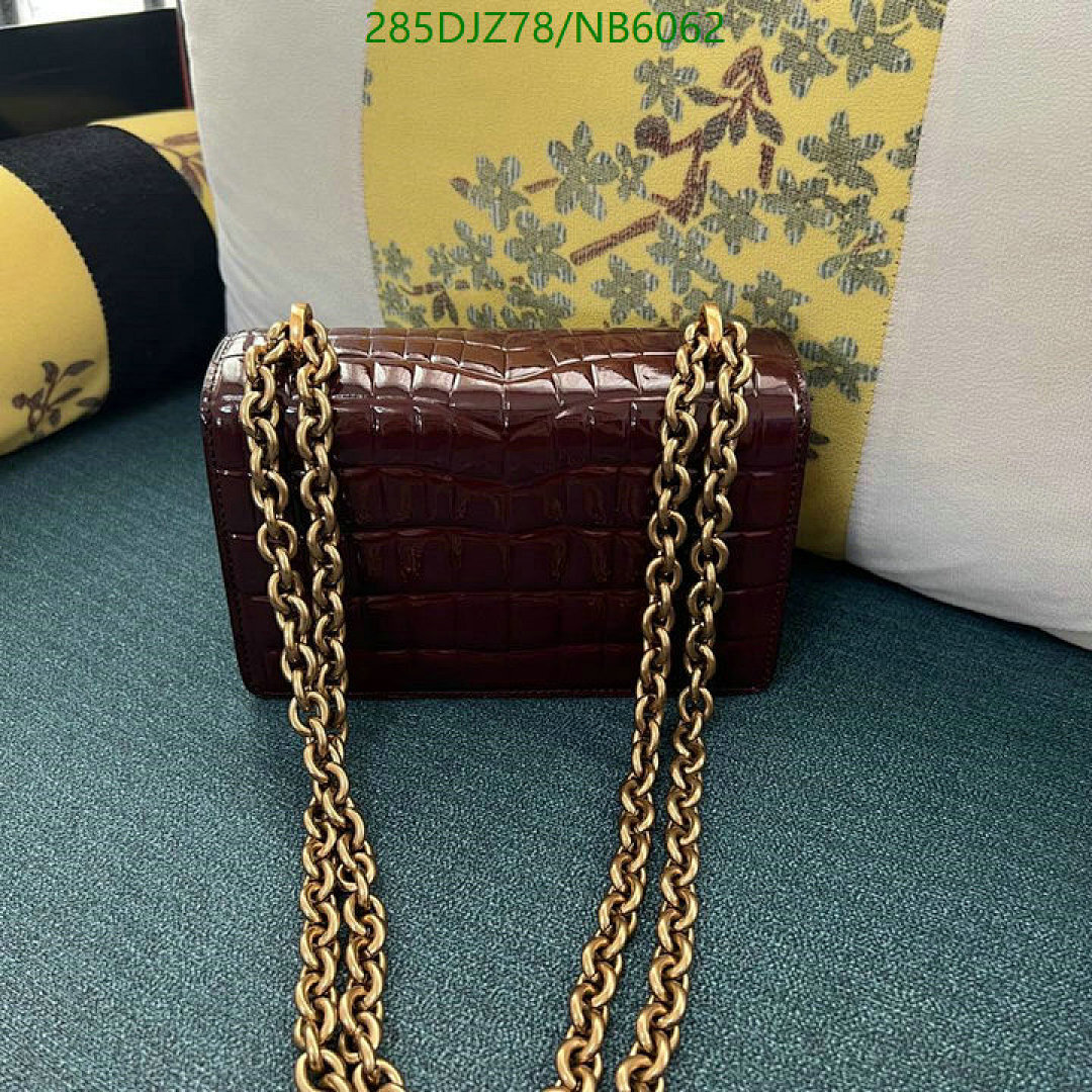 Valentino-Bag-Mirror Quality Code: NB6062 $: 285USD